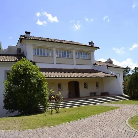 Bianca Villa Lucca